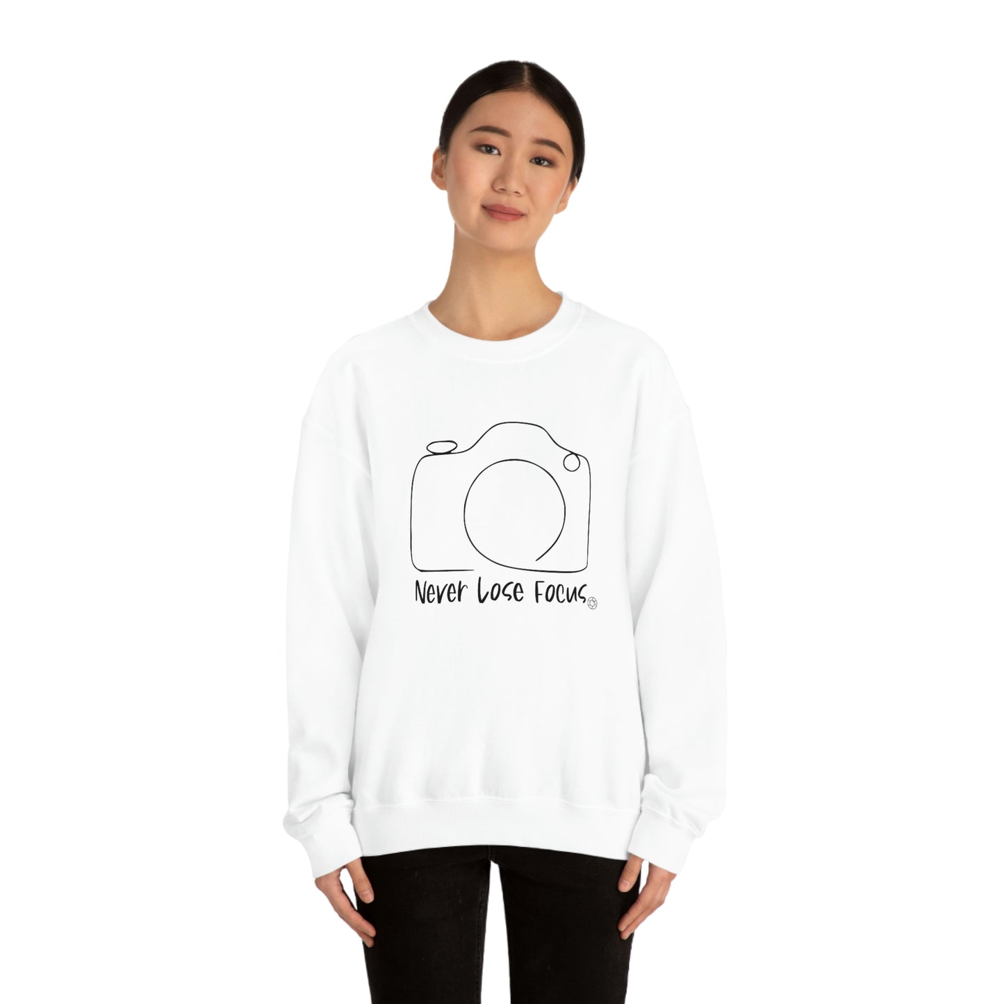 Never Lose Focus - Heavy Blend™ Crewneck Sweatshirt